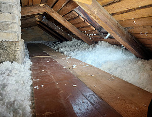 Zateplení rodinného domu pomocí foukané izolace